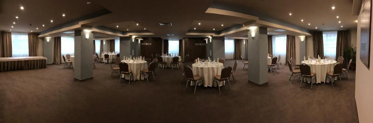 Hotel Golden Tulip Warna